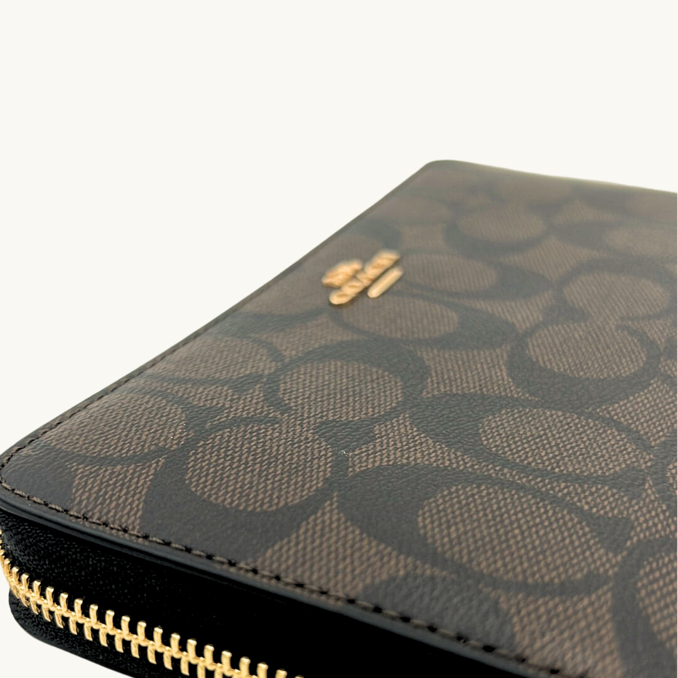 コーチ 長財布 / LONG ZIP AROUND WALLET / ブラウン シグネチャーキャンバス