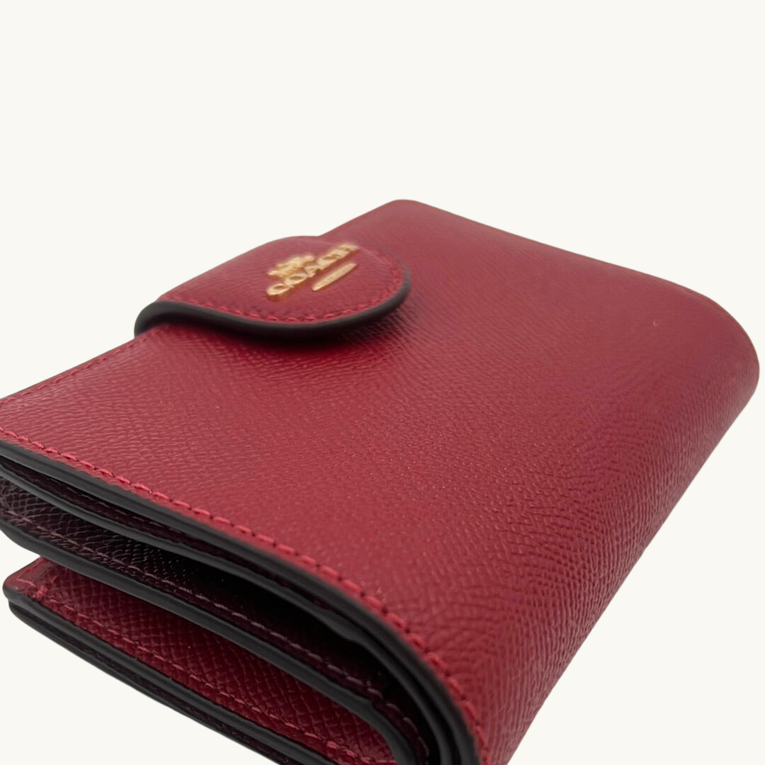 コーチ 二つ折り財布 / MEDIUM CORNER ZIP WALLET / レッド クロスグレインレザー