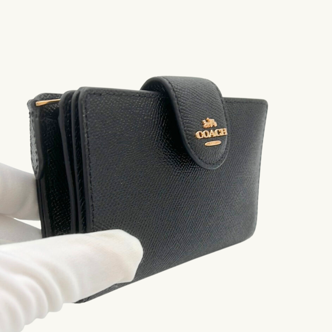 コーチ 二つ折り財布 / MEDIUM CORNER ZIP WALLET / ブラック クロスグレインレザー
