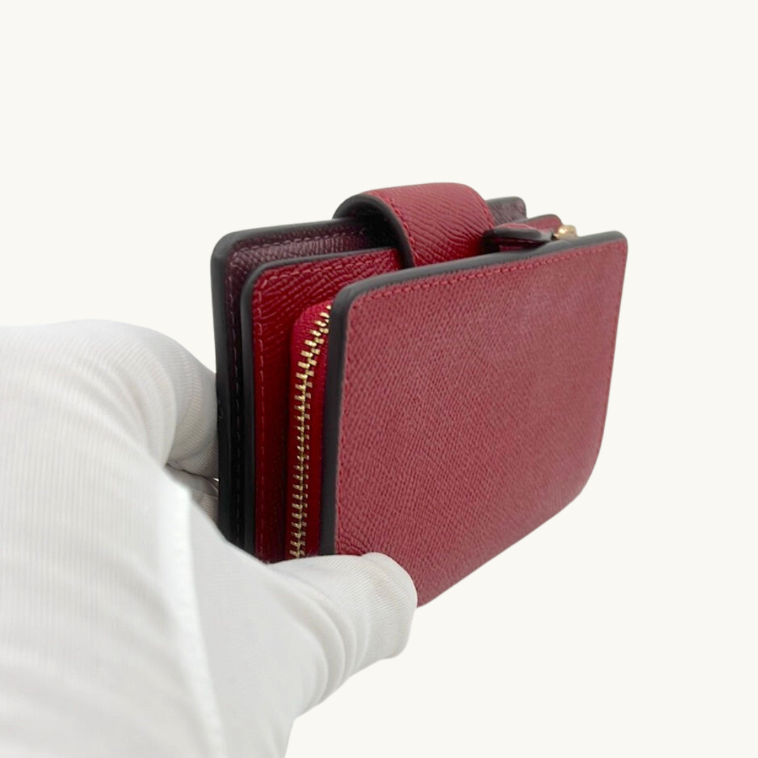コーチ 二つ折り財布 / MEDIUM CORNER ZIP WALLET / レッド クロスグレインレザー