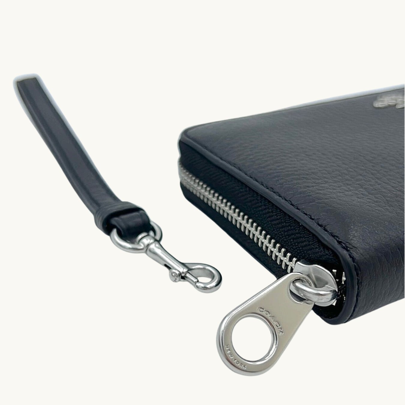 コーチ 長財布 / LONG ZIP AROUND WALLET / ブラック ペブルレザー / シルバー金具